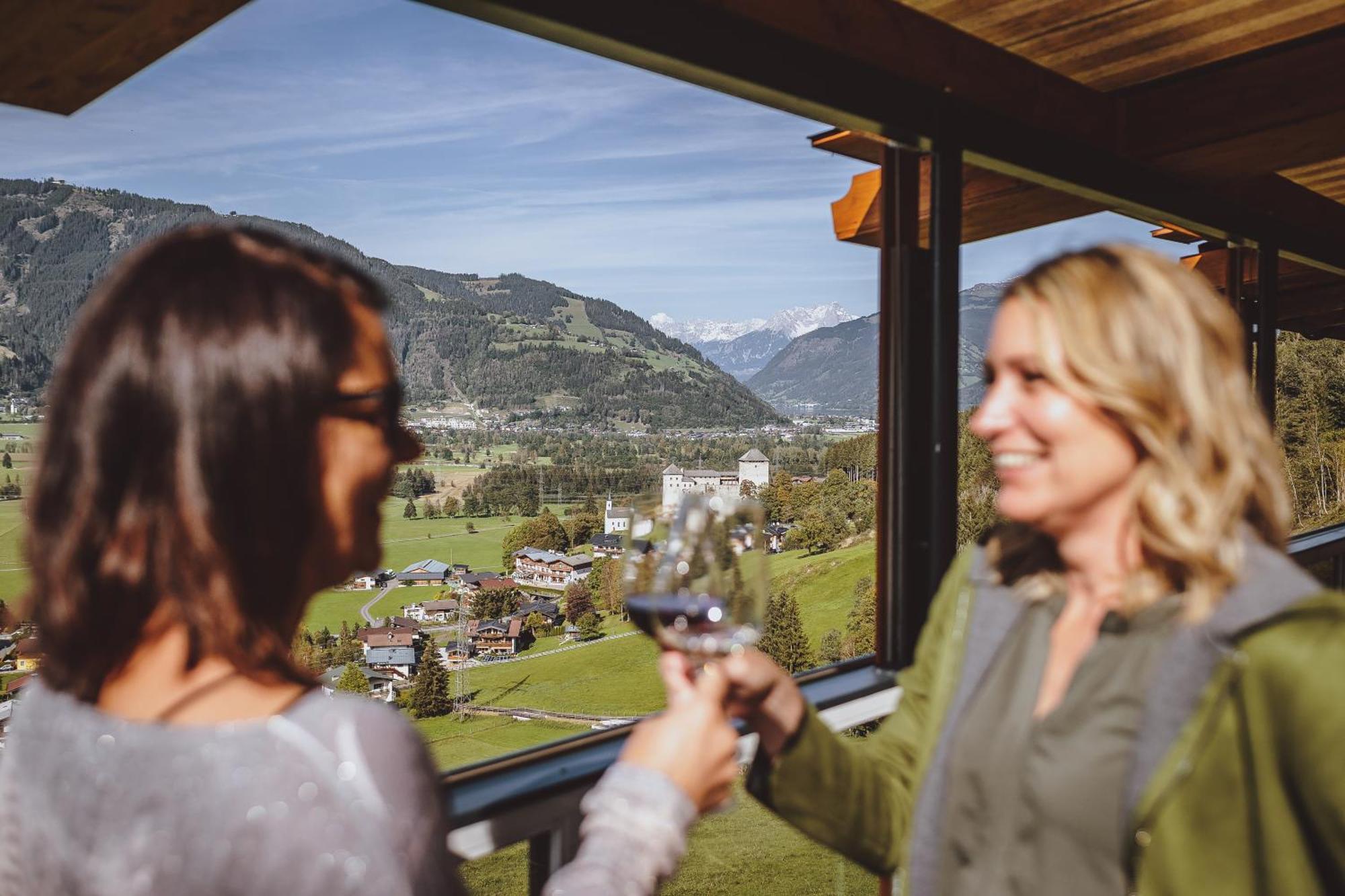 Panorama Hotel Guggenbichl - Inkl Sommerkarte, Freier Eintritt Ins Tauern Spa & Bester Ausblick Uber Kaprun Eksteriør billede